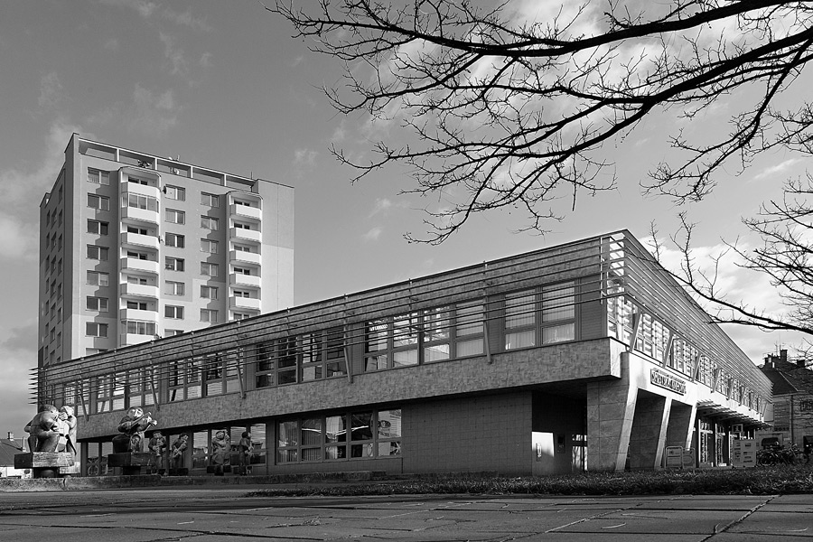 Fotografie současné podoby budovy knihovny
