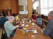 foto - Setkání seniorů - čaj o třetí - duben